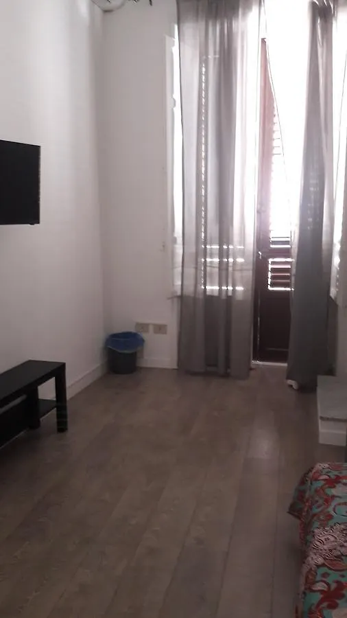 Bed & Breakfast Dietro Al Massimo Palermo Italy